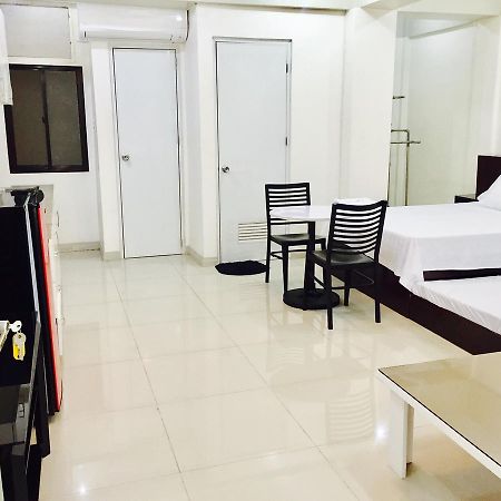 Residencia San Vicente - Pasay -Budget Hotel Manille Extérieur photo